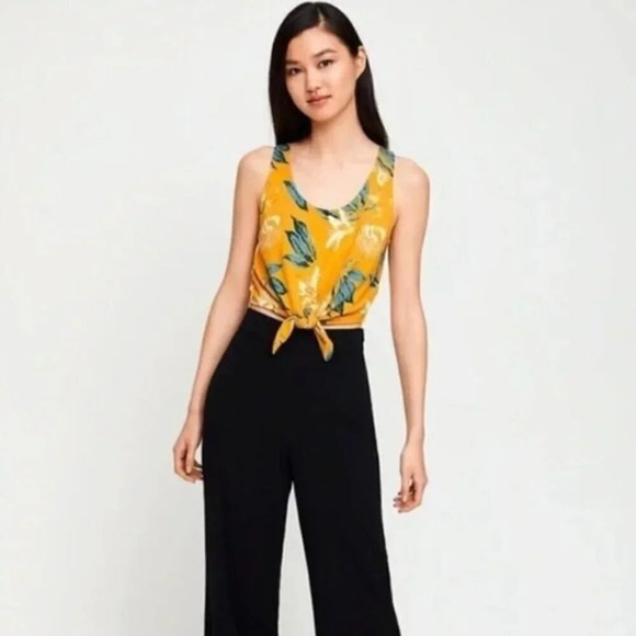 Aritzia Babaton Jeronimo Tie Front Tank - Picture 2 of 10